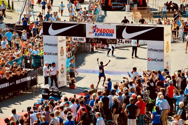 Maraton skąd nazwa? Zaskakująca historia i znaczenie tego biegu Maraton skąd nazwa? Zaskakująca historia i znaczenie tego biegu